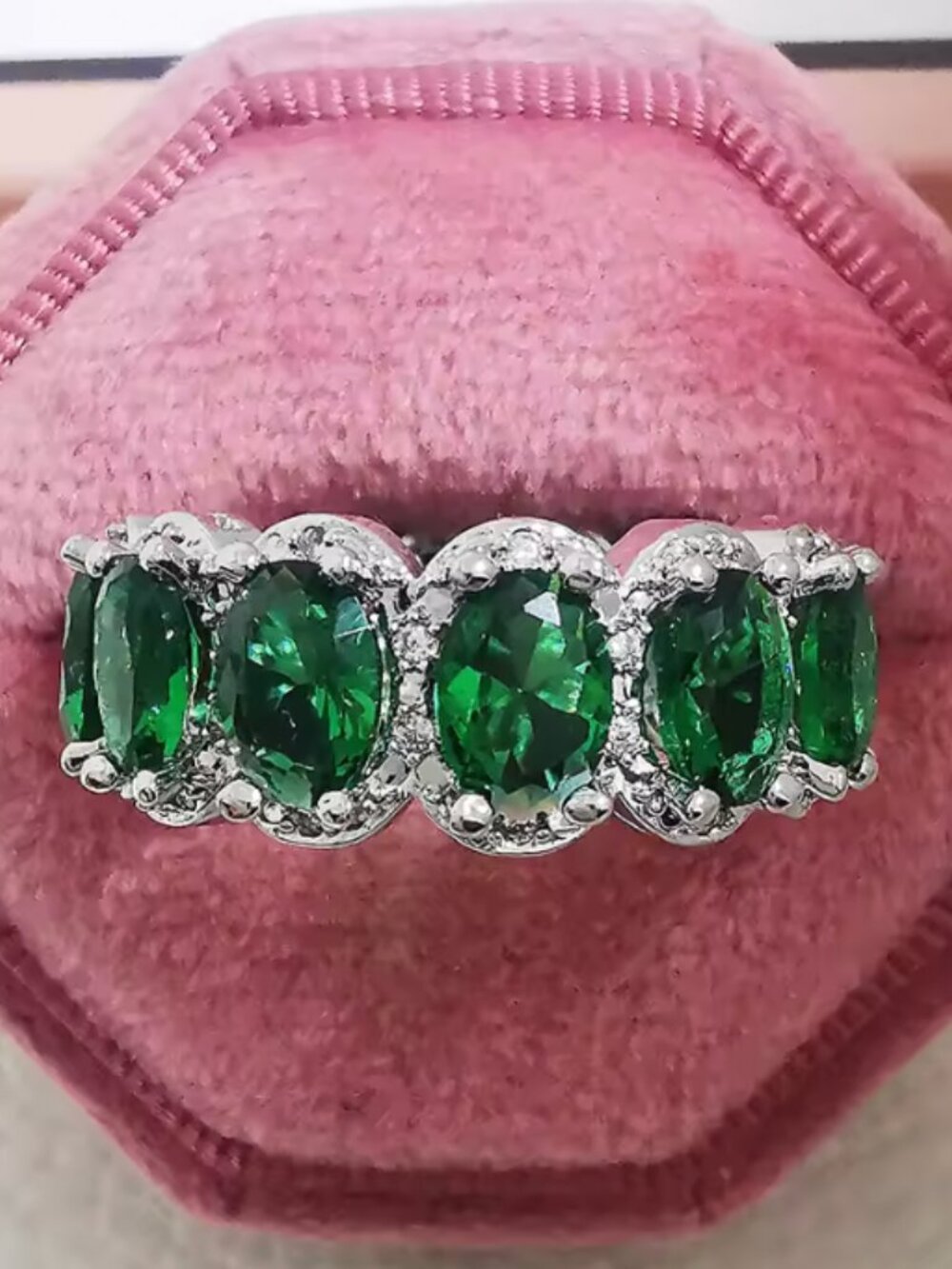 NEW 18k White Gold Emerald Diamond Ring Band Eternity Ring Band